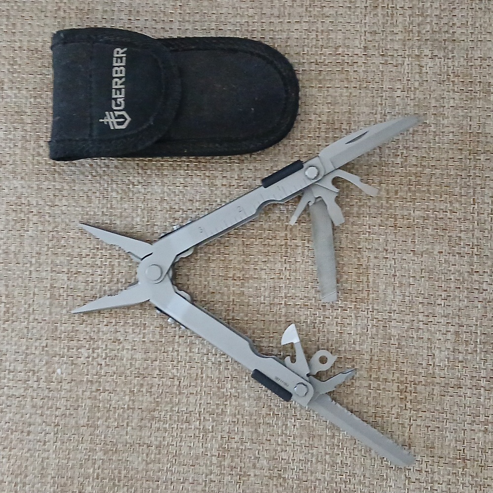 13 Tool Gerber Survival Tool